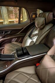 Mercedes-Maybach EQS SUV: guarda la gallery 26