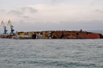 La nave affondata dai russi nella baia di Donoslav 2