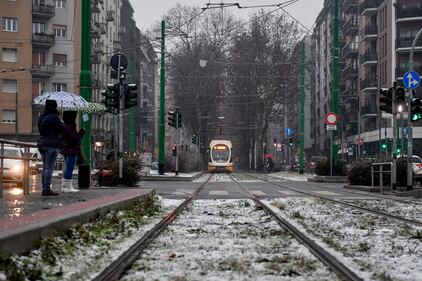 Arriva il maltempo: ecco la città di Milano imbiancata  11