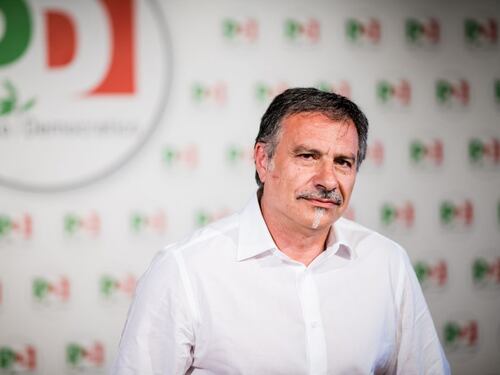 "Renzi e Calenda non hanno forza di porre aut-aut. Avanti con M5S"