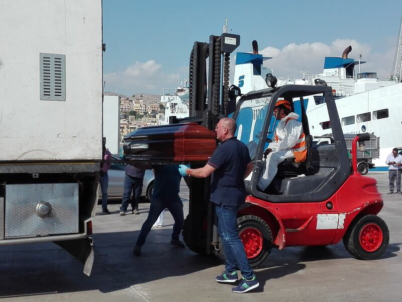 Arrivate a Porto Empedocle le salme delle vittime di Lampedusa  4