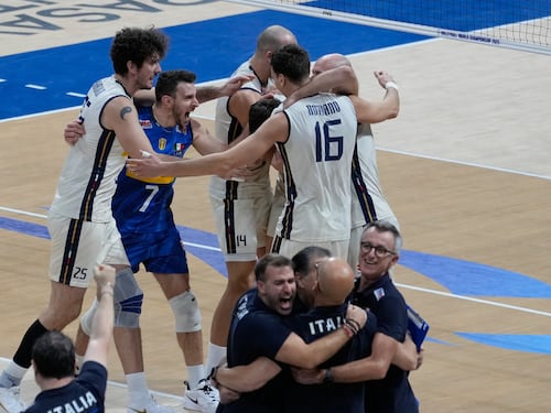 Mattarella celebra il trionfo dell'Italvolley: "Vi aspetto al Quirinale"