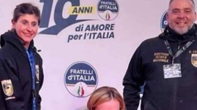 "Atto vile, codardo, disumano". Meloni affranta per il cane-eroe ucciso da un wurstel