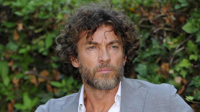 Alessio Boni vuole un figlio: "Sono single, vorrei adottarlo"