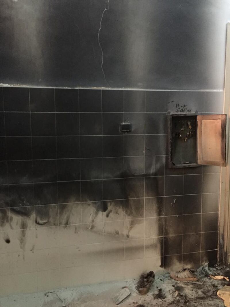 Lecce, rogo in una scuola: le immagini 2