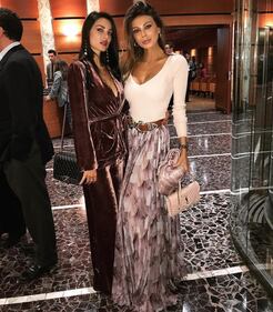 Cristina Buccino, auguri sexy tra sorelle 18