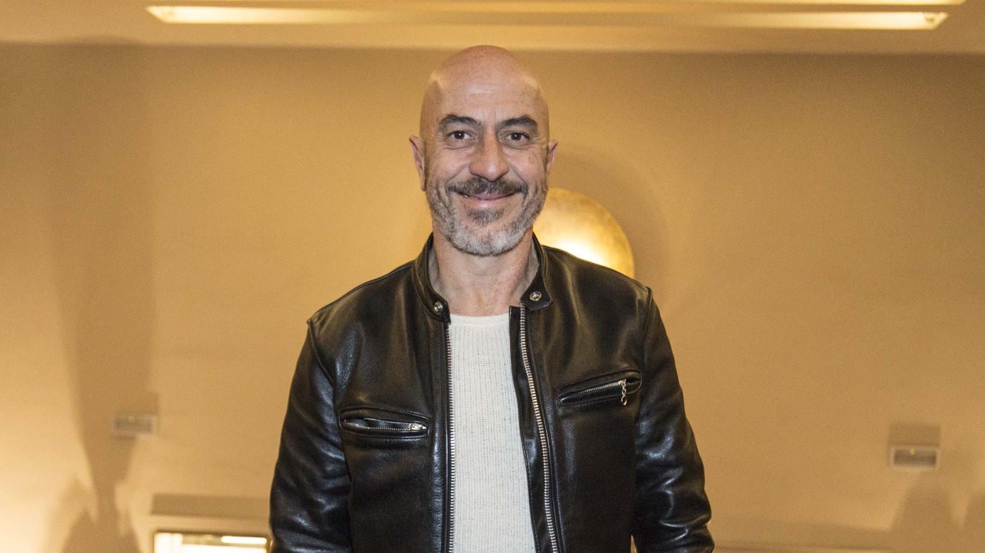 Roberto Ciufoli, gli inizi con la Premiata Ditta, la moglie Theodora e il ritorno con Pino Insegno: chi è il comico di Facci Ridere