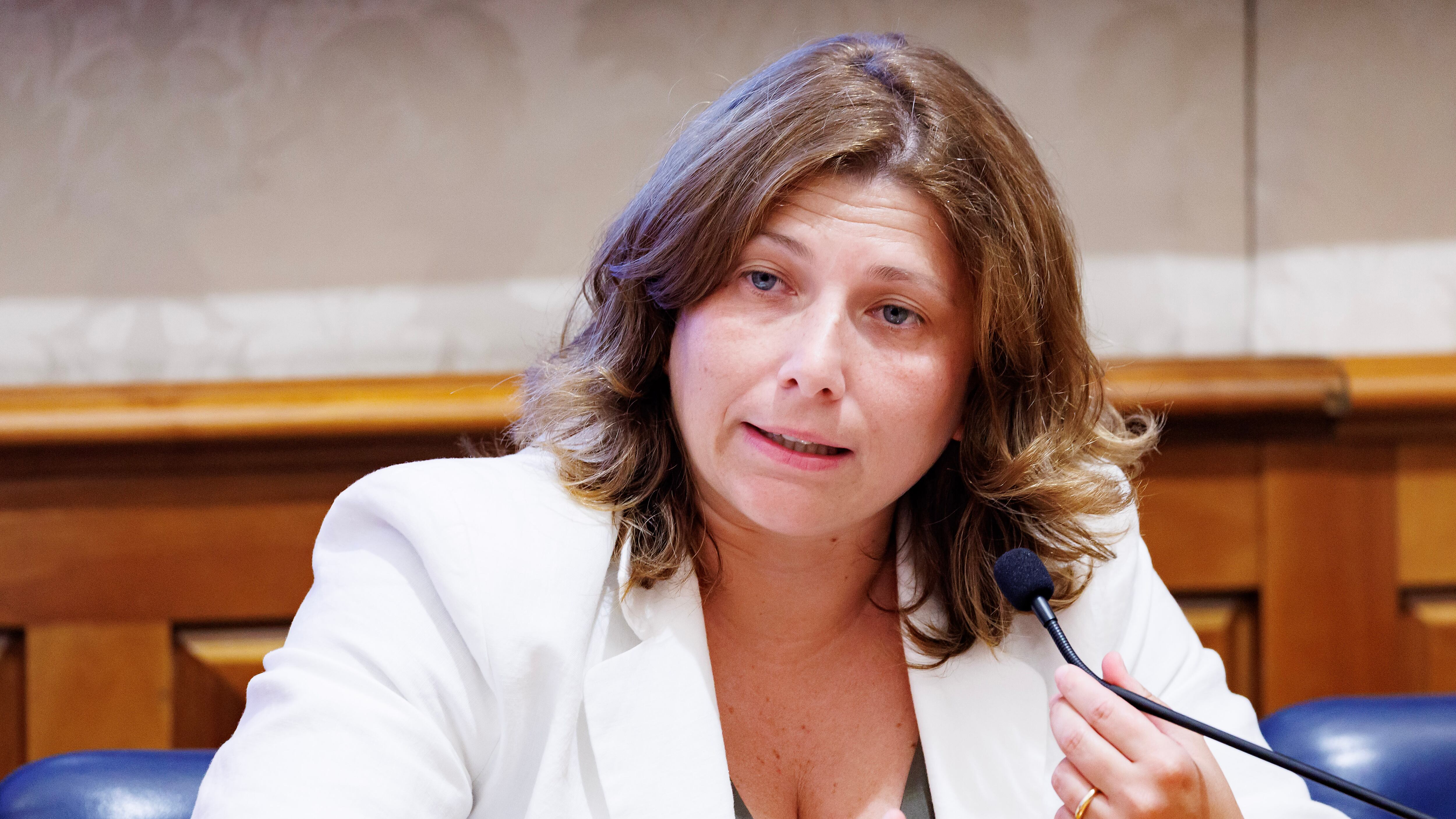 "Mai più bimbi comprati con accordi commerciali"