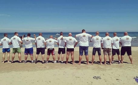 Rimini, ronde Forza Nuova in spiaggia 3