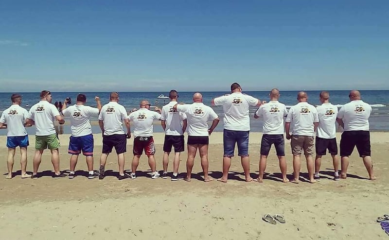 Rimini, ronde Forza Nuova in spiaggia 3