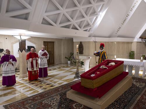 Come rendere omaggio a Papa Francesco: tutto quello da sapere