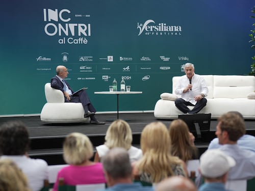 Tajani: "Il Ponte sullo Stretto? Dedicato a Berlusconi"