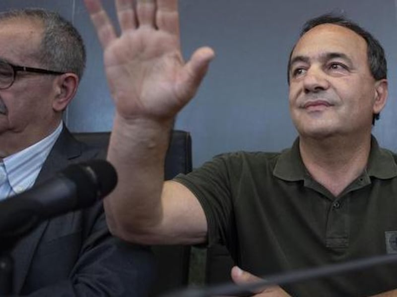 Lucano ko sul gemellaggio pro Pal. L'aiutino di de Magistris