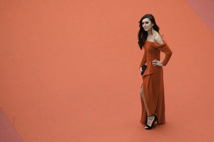 Gambe in vista a Cannes: lo spacco domina il red carpet 12
