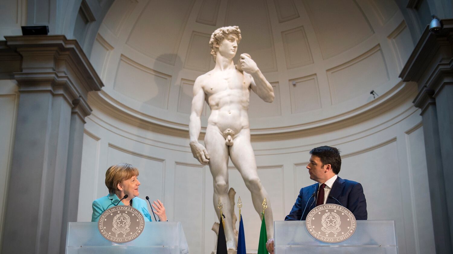 Angela maestrina con Renzi: bene così, ma devi continuare