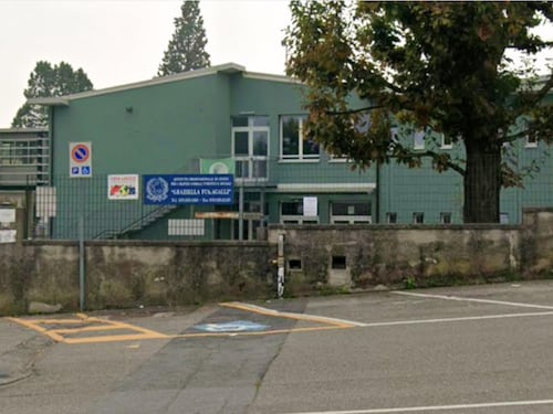Bus travolge studente il primo giorno di scuola: 18enne gravissimo
