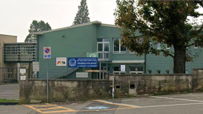 Bus travolge studente il primo giorno di scuola: 18enne gravissimo