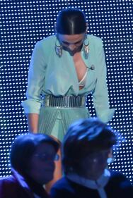 Anna Tatangelo, spacco sexy con fotomontaggio 40