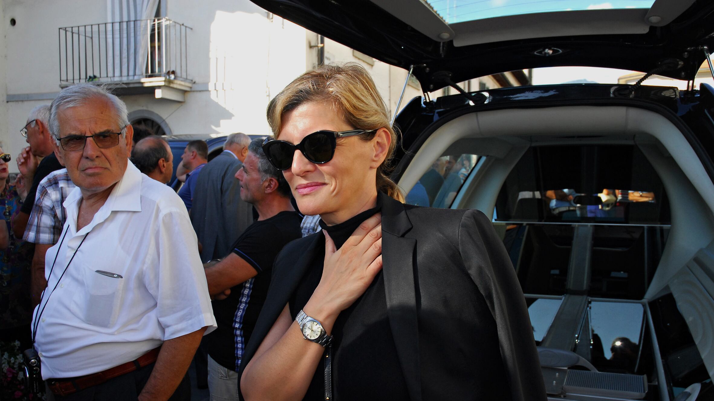 Alessandra, la signora in rosa che fa il "Processo" al Giro