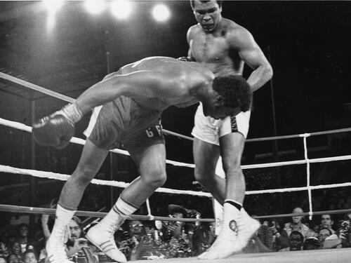 Perché la stella di Muhammad Ali è l'unica "appesa" sulla Walk of Fame