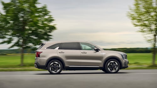 Kia Sorento PHEV 2025: guarda la gallery del nuovo SUV ibrido plug-in 19