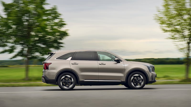 Kia Sorento PHEV 2025: guarda la gallery del nuovo SUV ibrido plug-in 19