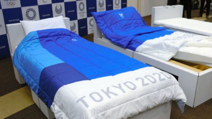 Tokyo 2020, i letti saranno ecologici: "No sesso a tre, rischiano di rompersi"