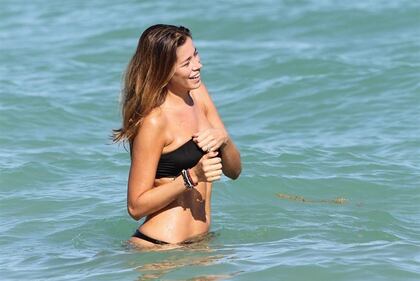 Aida Yespica hot in versione natalizia 11