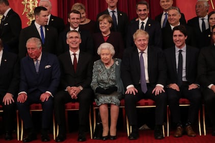 Regina Elisabetta II, le foto del banchetto Nato 5