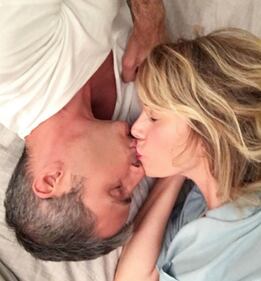 Alessia Marcuzzi in lingerie nell'armadio 2