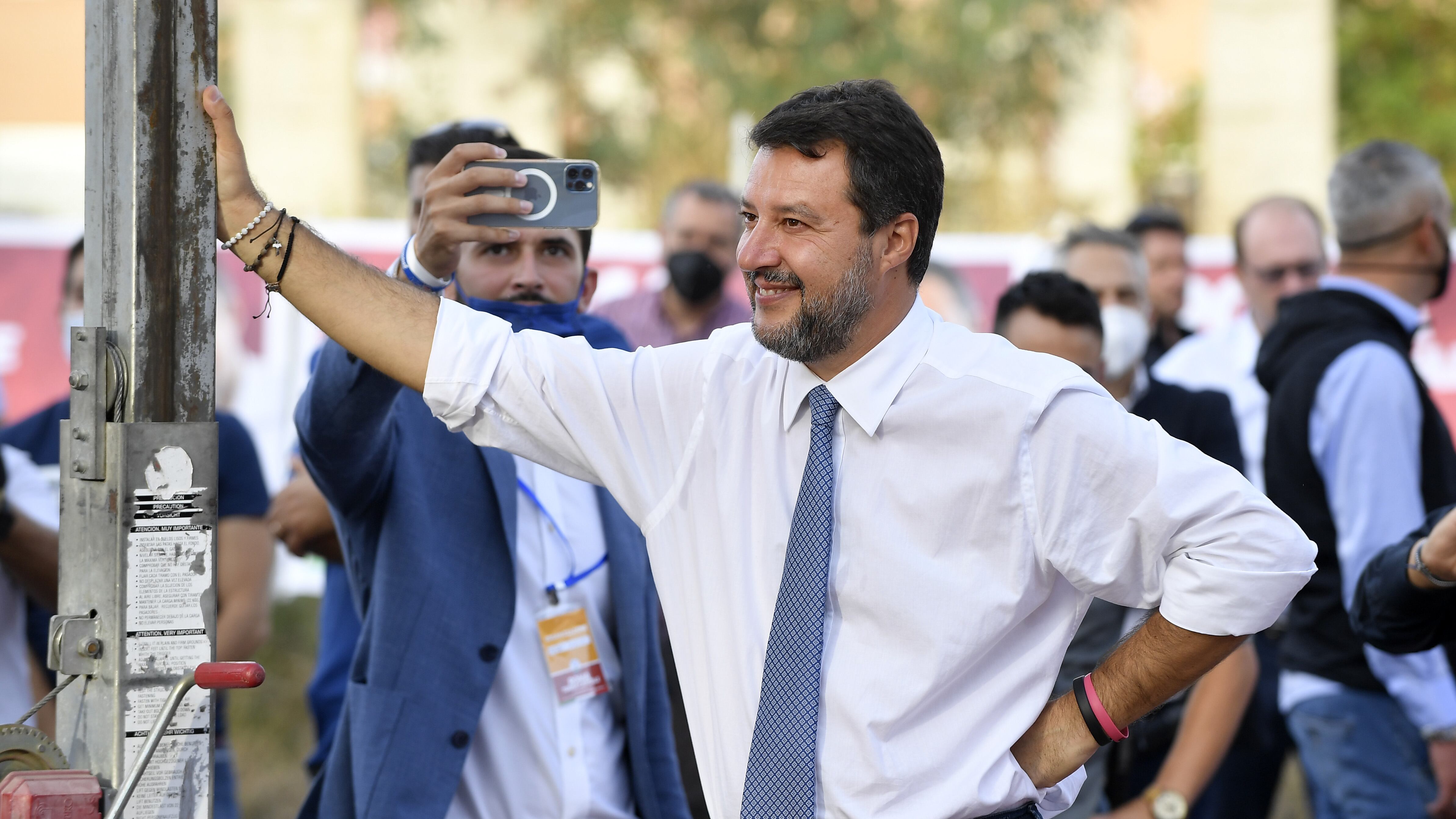 Salvini cerca le talpe sull'affaire Morisi. E alza ancora il tiro sulla Lamorgese
