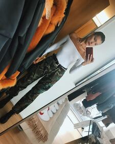 Bella Hadid sexy: la maglia mostra tutto 2