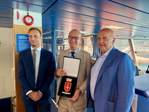 Trieste, nave di ricerca antartica, Valditara scopre la targa dedicata a Laura Bassi: “Un esempio del genio femminile”