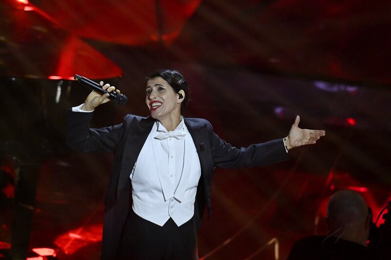 Sanremo 2024: ecco il look della seconda serata del Festival del conduttore e co-conduttrice 4