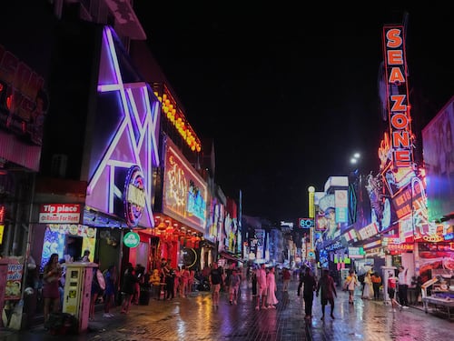 Dentro Pattaya, la città del sesso che non dorme mai