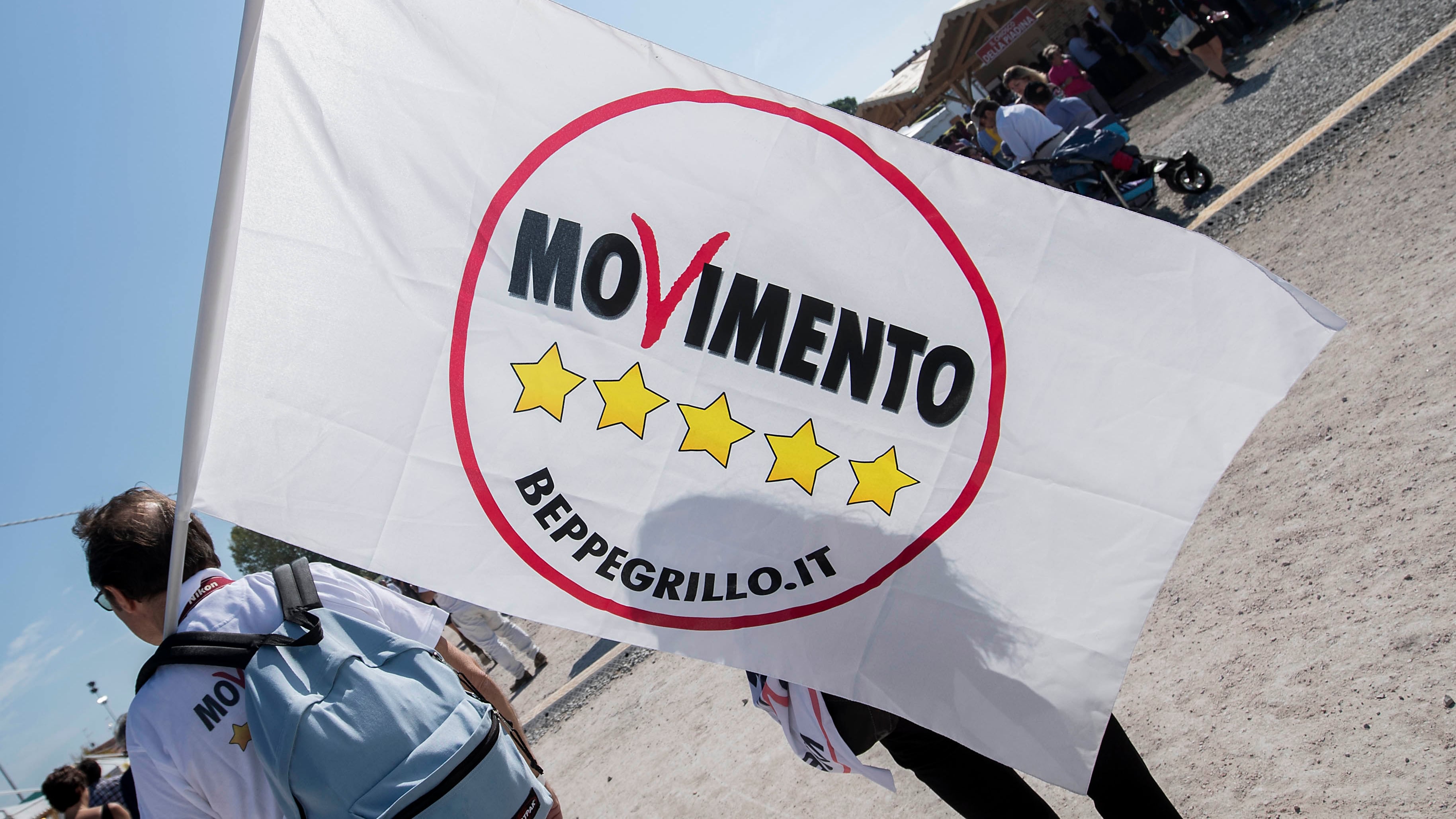 I timori dei big grillini e l'imbarazzo dei militanti