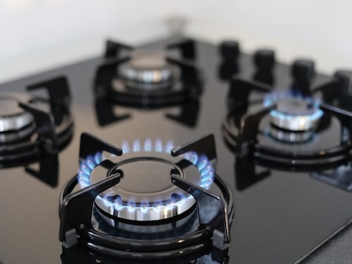 Gas, in sei mesi aumenti del 12% sul mercato libero: le cause dell’impennata dei prezzi