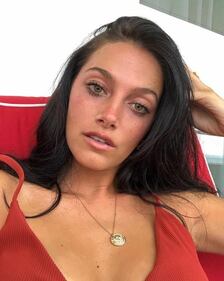 Oriana Sabatini, la compagna di Dybala, sexy su Instagram 1