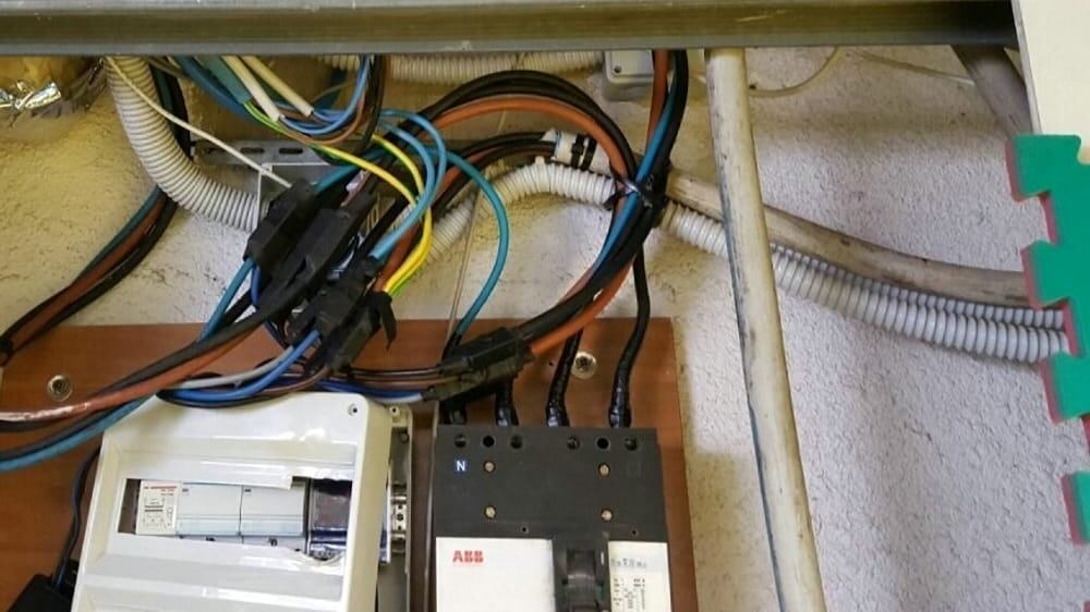 Ladri di corrente elettrica a Corviale, furto per 76mila euro