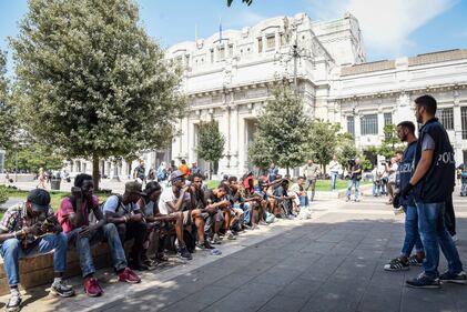 Nuovi blitz anti-migranti in Stazione Centrale 2
