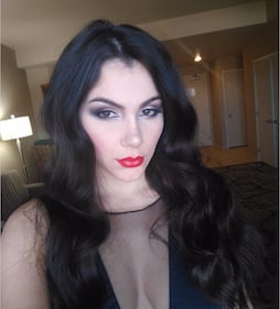 Valentina Nappi, curve hot su Instagram 9