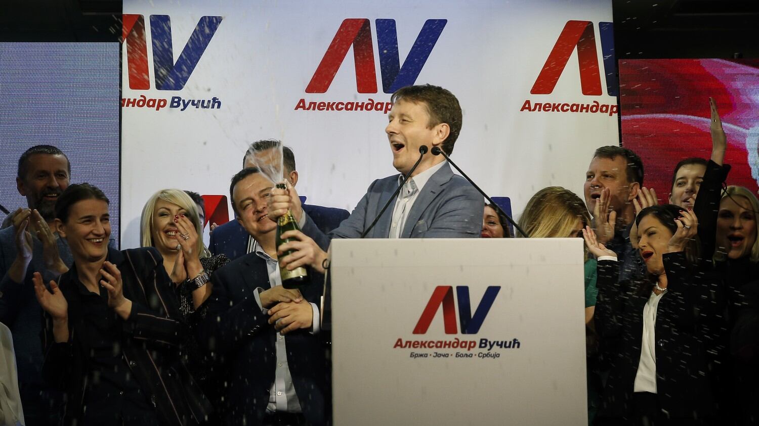 In Serbia ancora nuove proteste contro Vučić