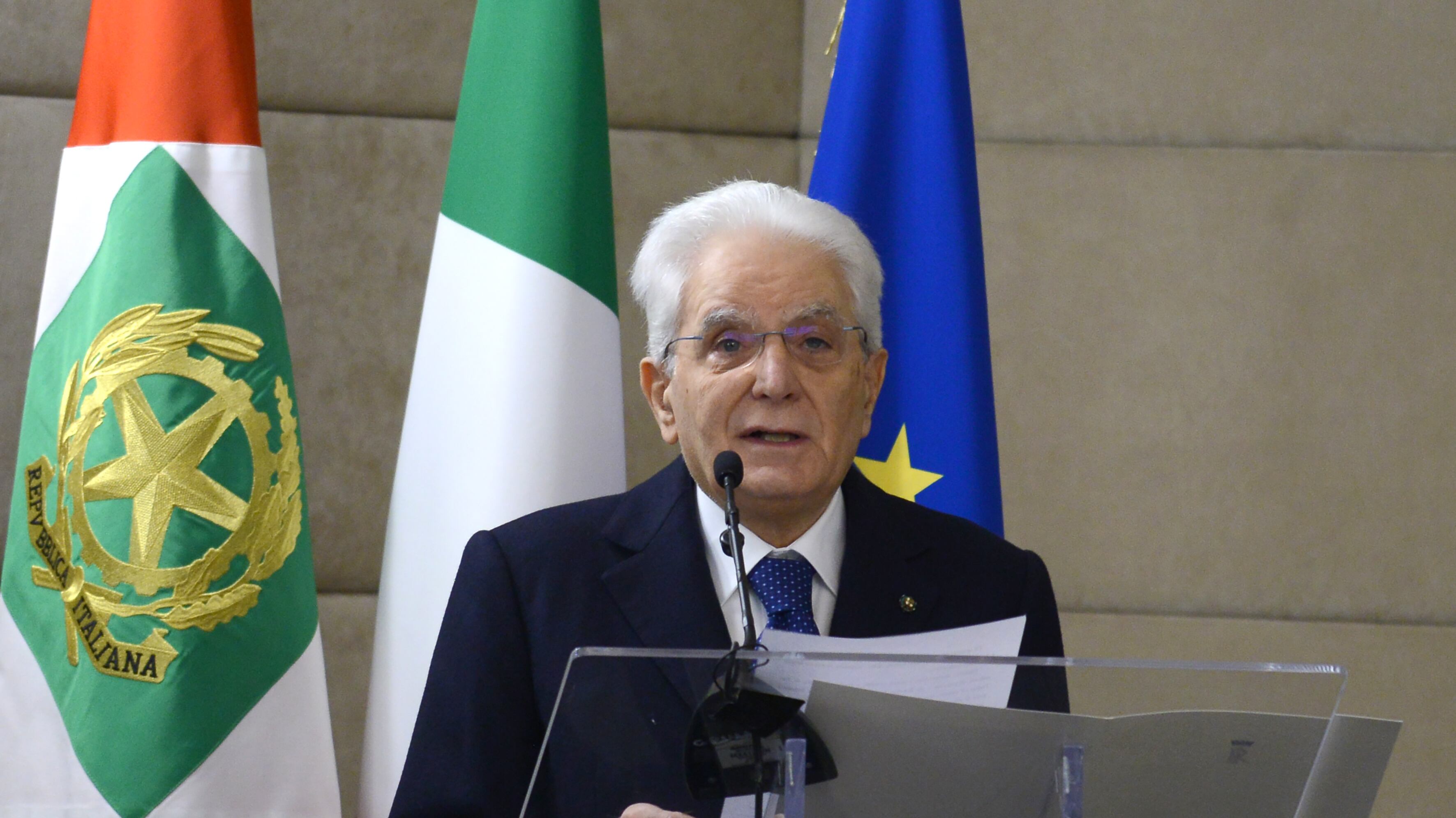 I saluti di Mattarella: "Lascio il mio ruolo". E traccia l'identikit del successore: "Sia super partes"
