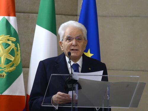 I saluti di Mattarella: "Lascio il mio ruolo". E traccia l'identikit del successore: "Sia super partes"