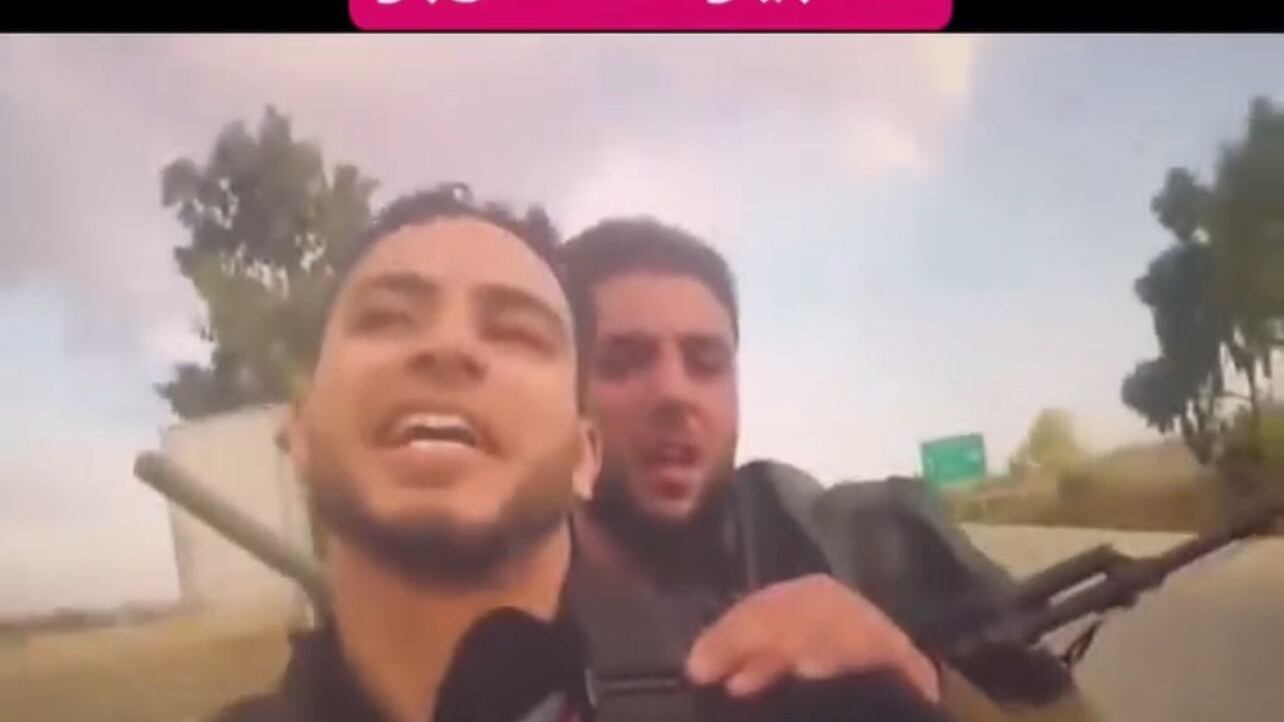 Ecco i post choc del fan di Hamas, allievo di Hannoun, che gira per le piazze ProPal