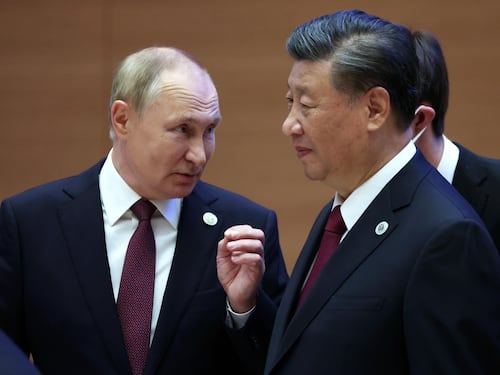 Xi Jinping oggi parlerà con Vladimir Putin