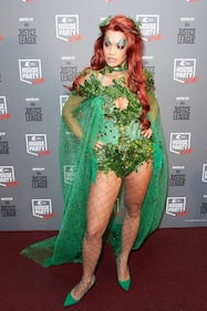Rita Ora super sexy per Halloween 4
