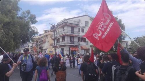 La manifestazione degli antagonisti in Sicilia contro il G7 8