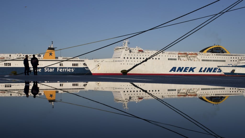 Grecia, sciopero traghetti: bloccati migliaia di turisti