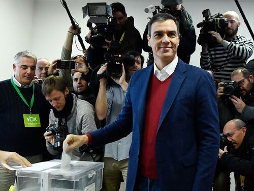 La Spagna si risveglia sempre più frammentata, ecco gli scenari post voto